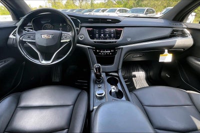 2025 Cadillac XT6 Luxury