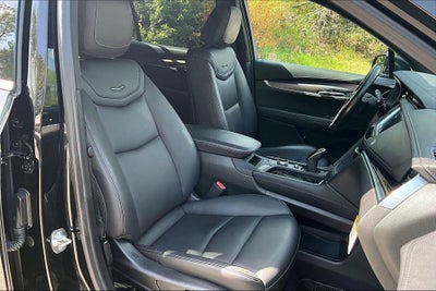 2025 Cadillac XT6 Luxury