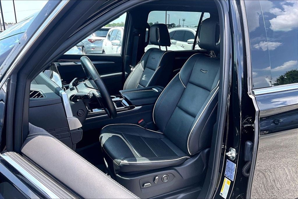 2025 Cadillac Escalade ESV Premium