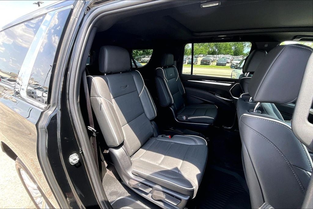 2025 Cadillac Escalade ESV Premium