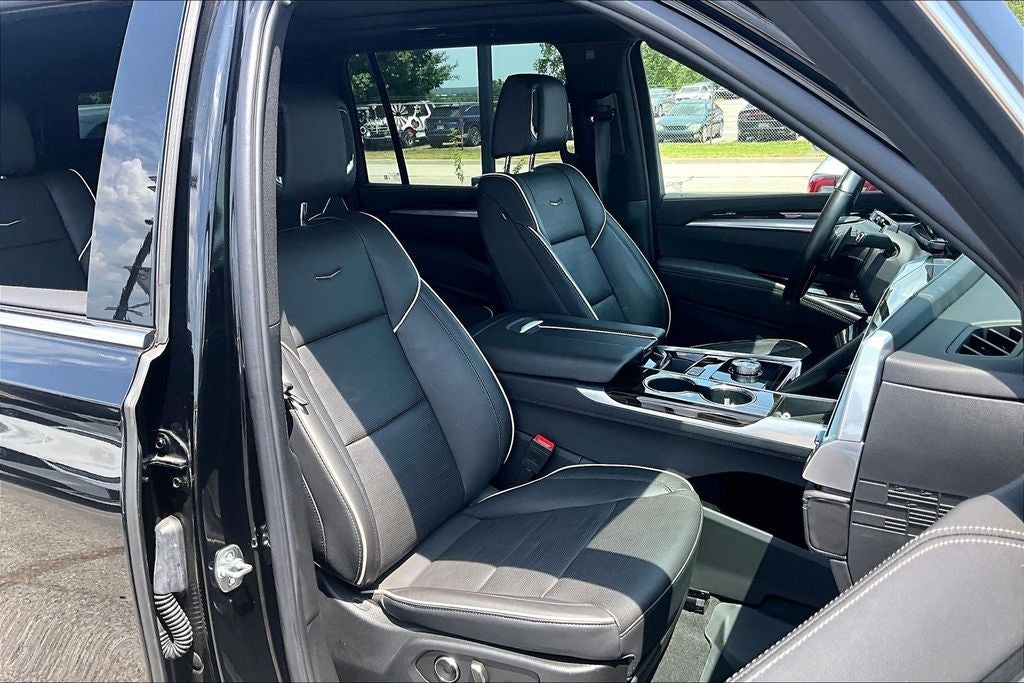 2025 Cadillac Escalade ESV Premium