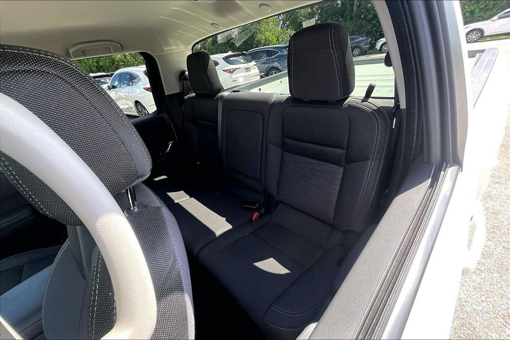 2024 Nissan Frontier SV
