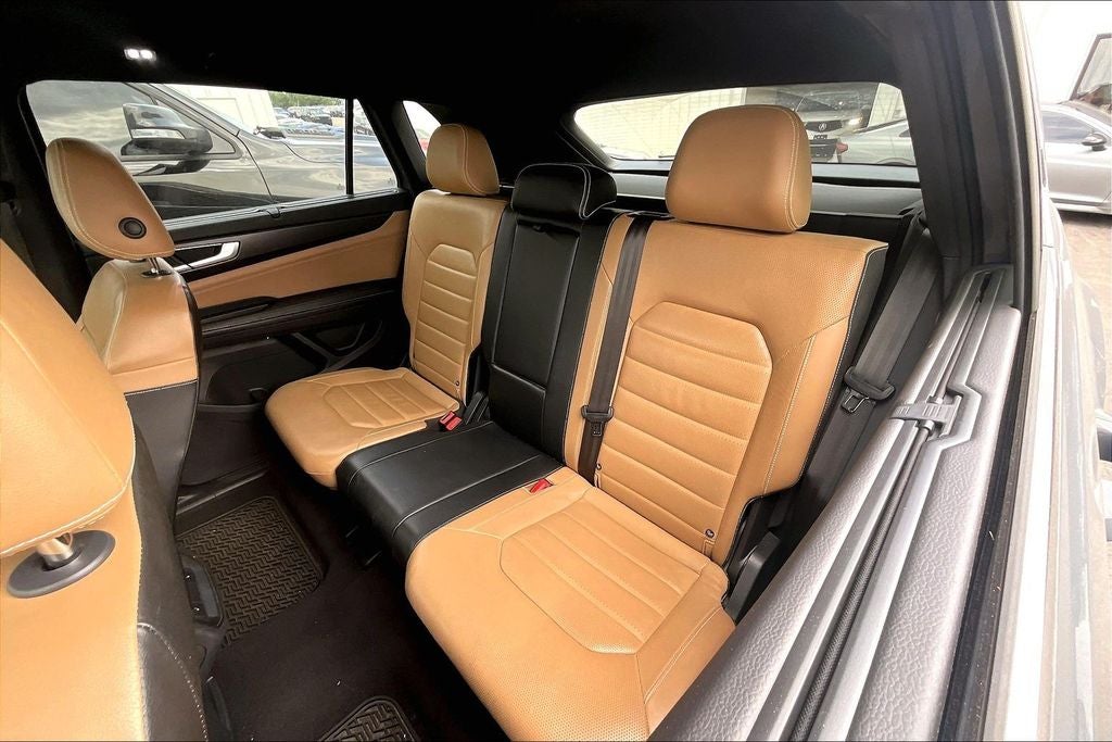 2024 Volkswagen Atlas Cross Sport 2.0T SEL R-Line