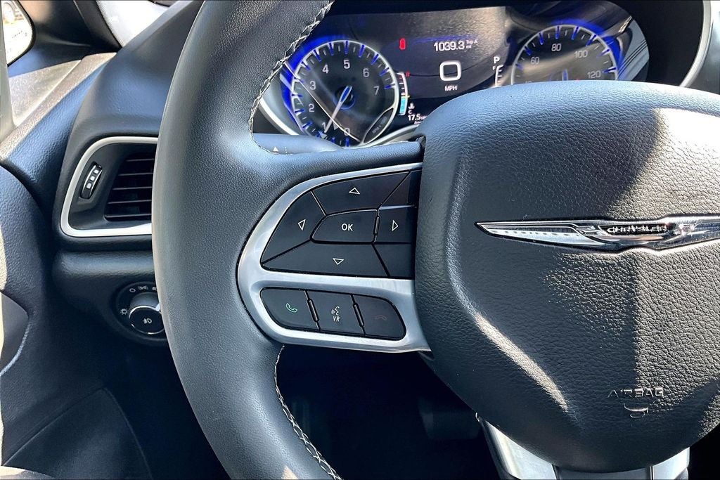 2025 Chrysler Pacifica Select