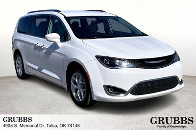 2017 Chrysler Pacifica Touring L Plus