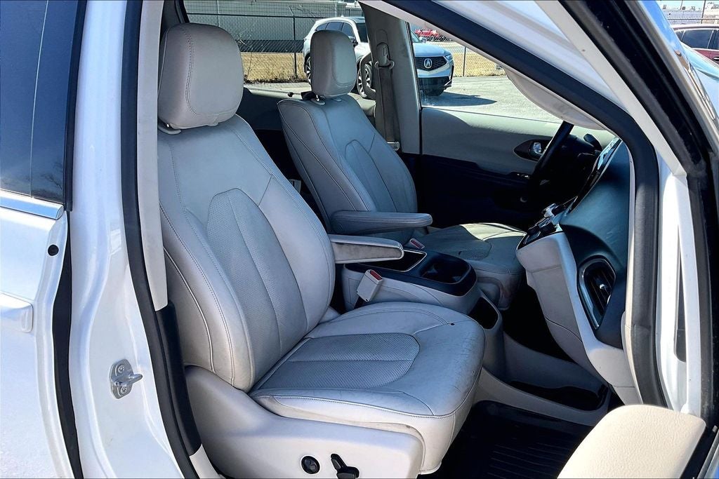 2017 Chrysler Pacifica Touring L Plus