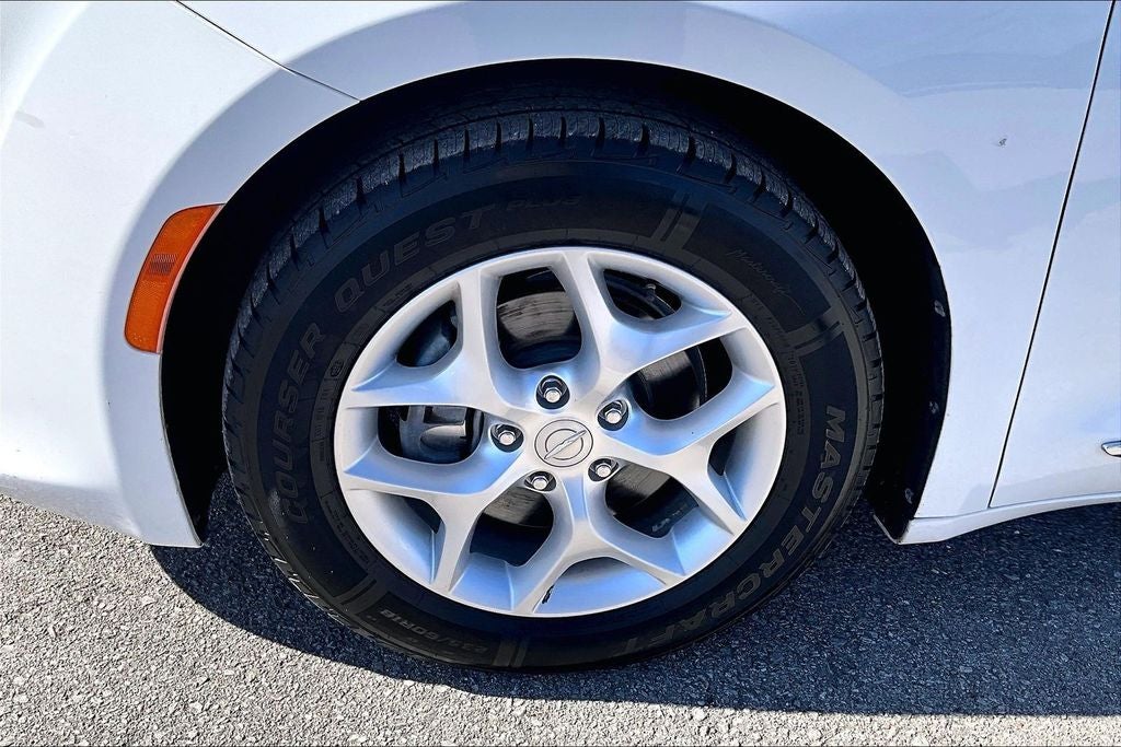 2017 Chrysler Pacifica Touring L Plus