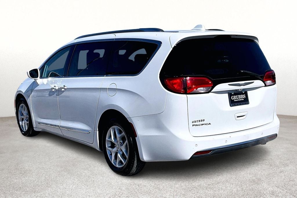 2017 Chrysler Pacifica Touring L Plus