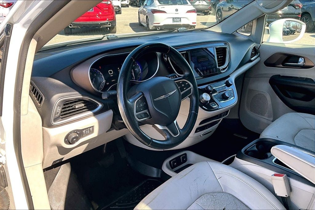 2017 Chrysler Pacifica Touring L Plus