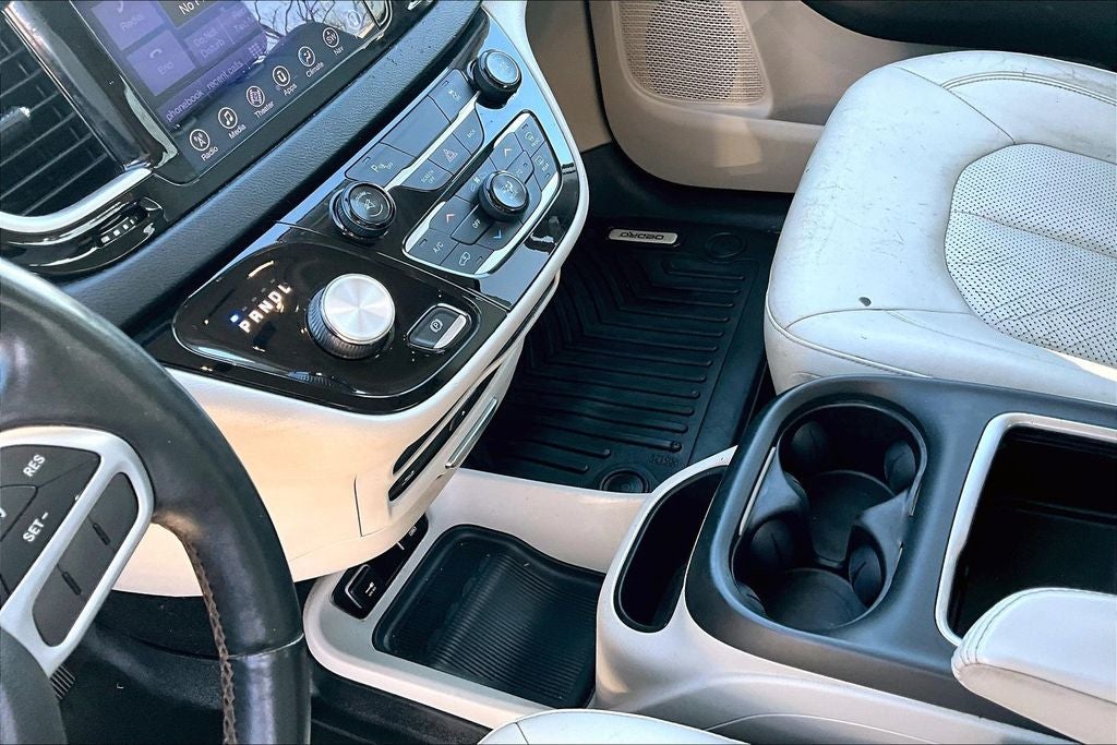 2017 Chrysler Pacifica Touring L Plus