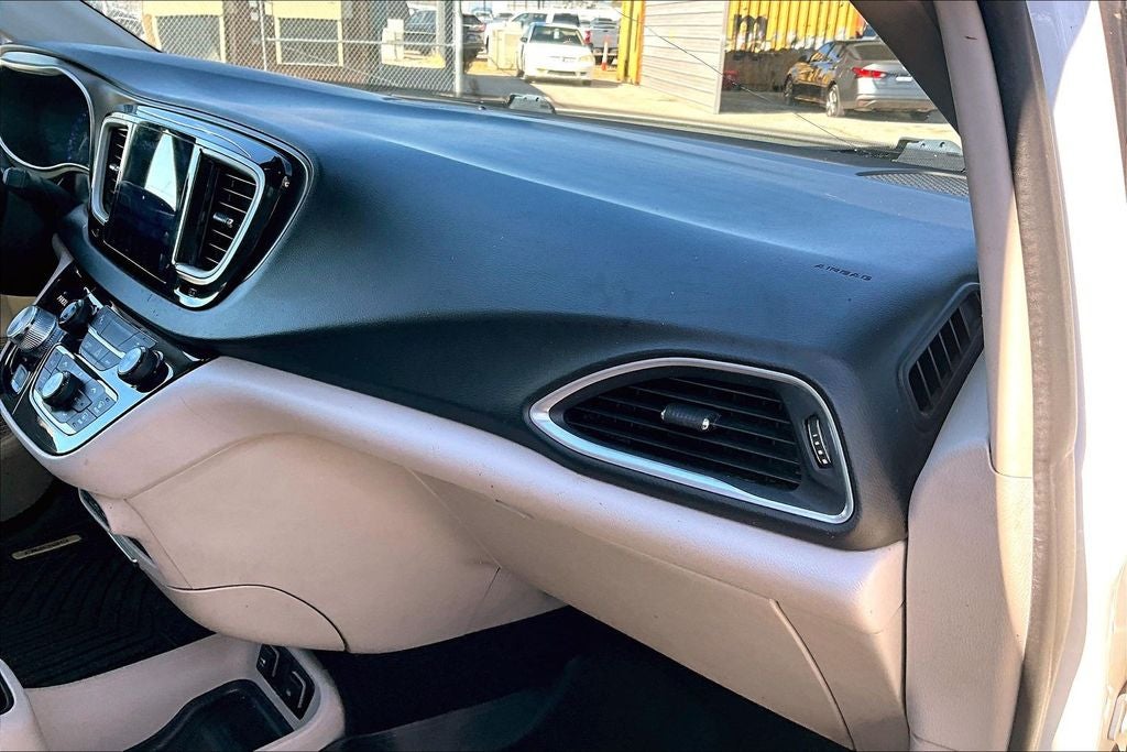 2017 Chrysler Pacifica Touring L Plus