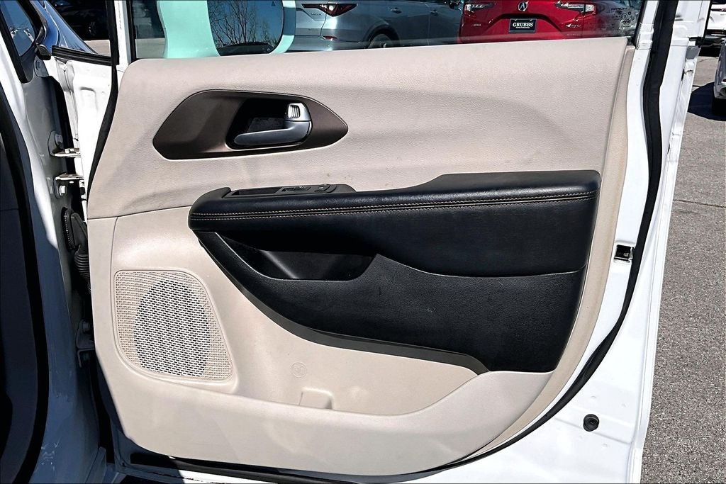 2017 Chrysler Pacifica Touring L Plus