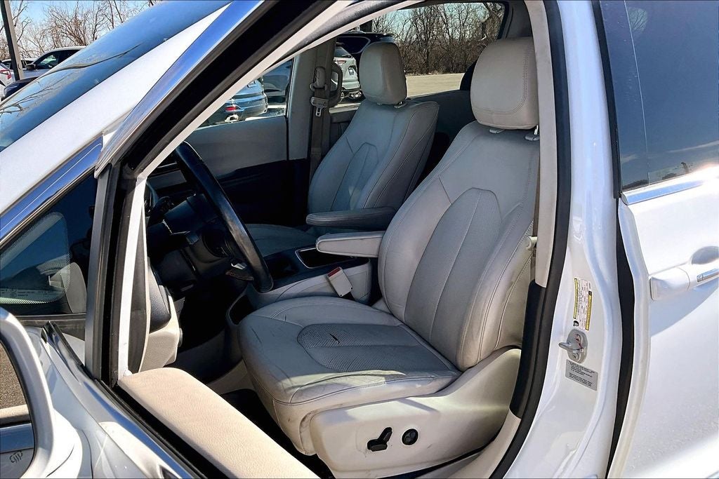 2017 Chrysler Pacifica Touring L Plus