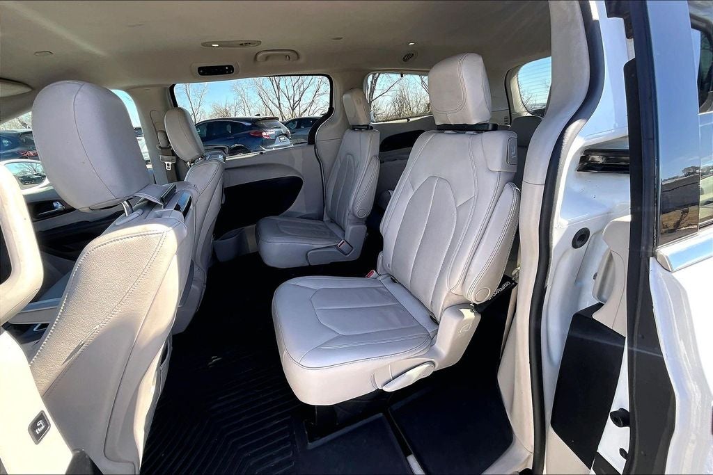 2017 Chrysler Pacifica Touring L Plus