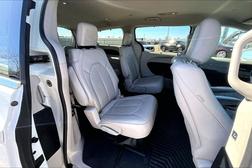 2017 Chrysler Pacifica Touring L Plus