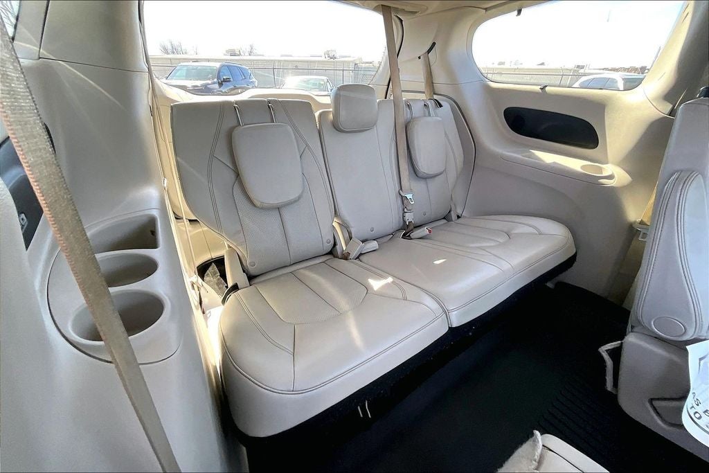 2017 Chrysler Pacifica Touring L Plus