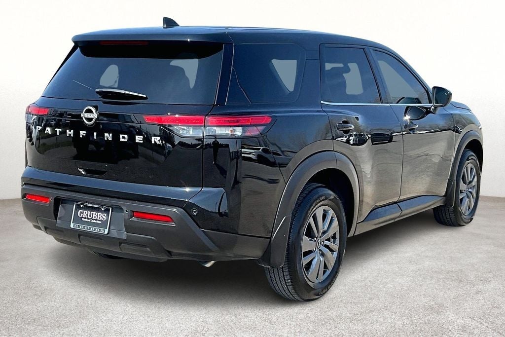 2025 Nissan Pathfinder S