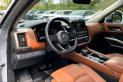 2023 Nissan Pathfinder Platinum