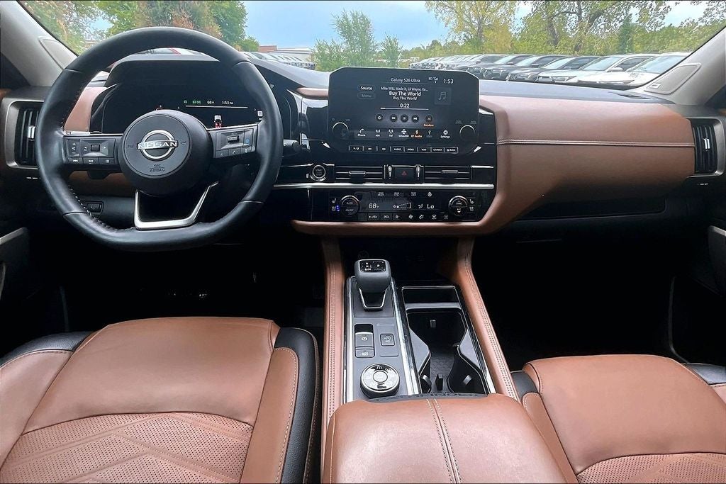 2023 Nissan Pathfinder Platinum