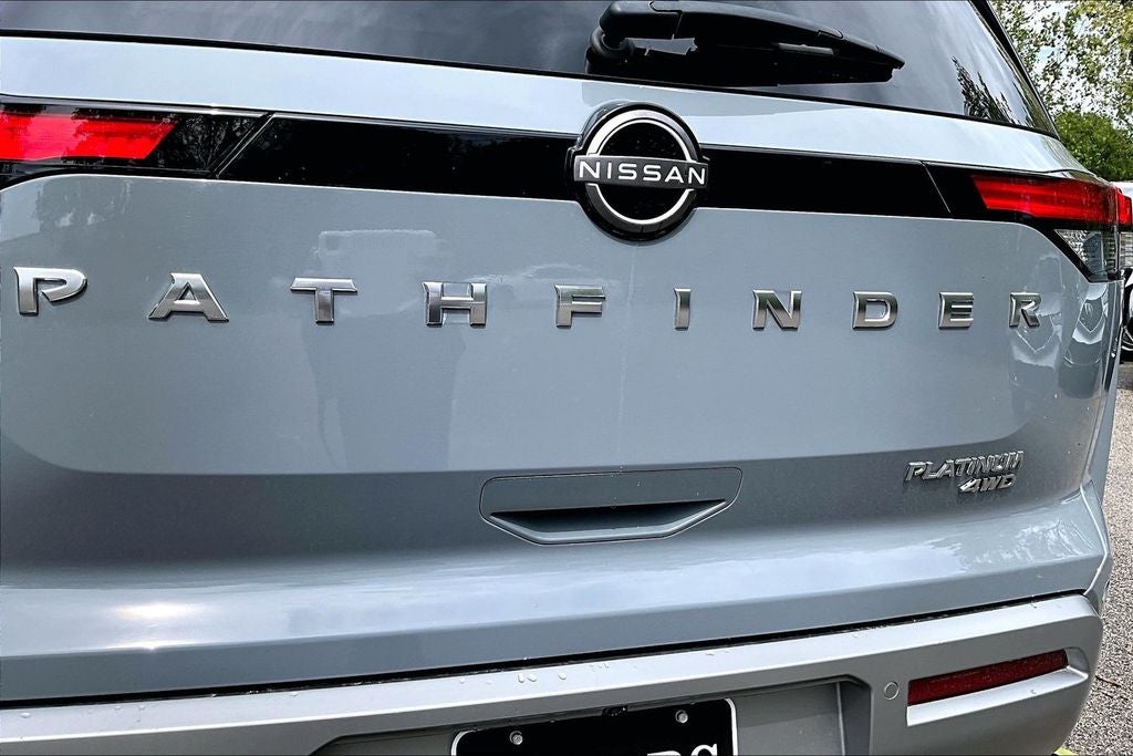 2023 Nissan Pathfinder Platinum