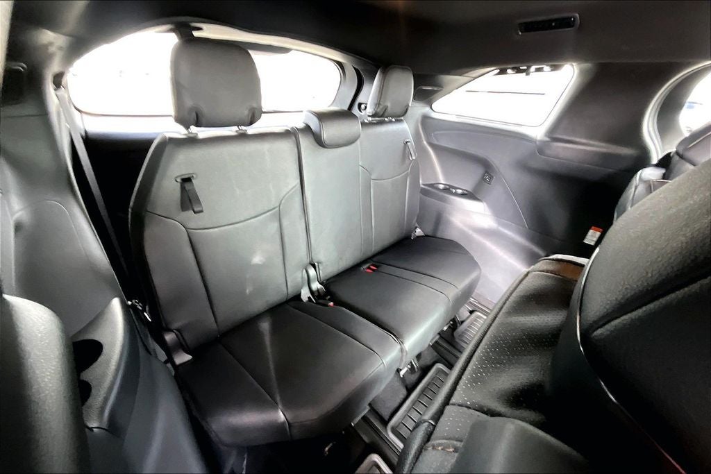 2025 Toyota Sienna Platinum 7 Passenger