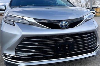 2025 Toyota Sienna Platinum 7 Passenger