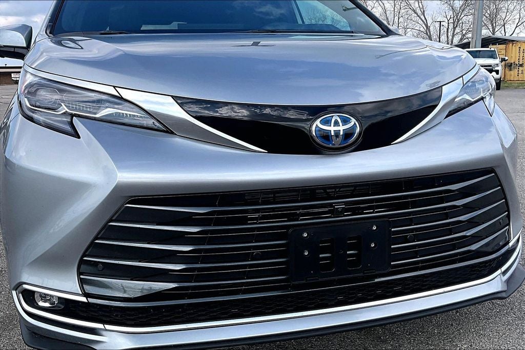 2025 Toyota Sienna Platinum 7 Passenger