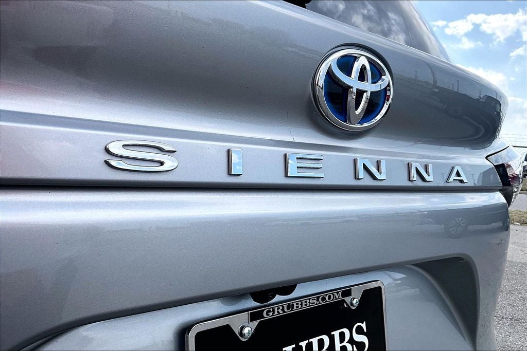 2025 Toyota Sienna Platinum 7 Passenger