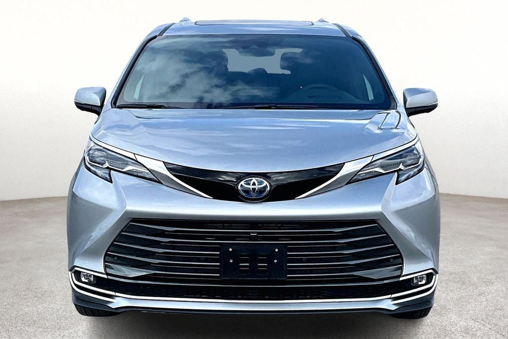 2025 Toyota Sienna Platinum 7 Passenger