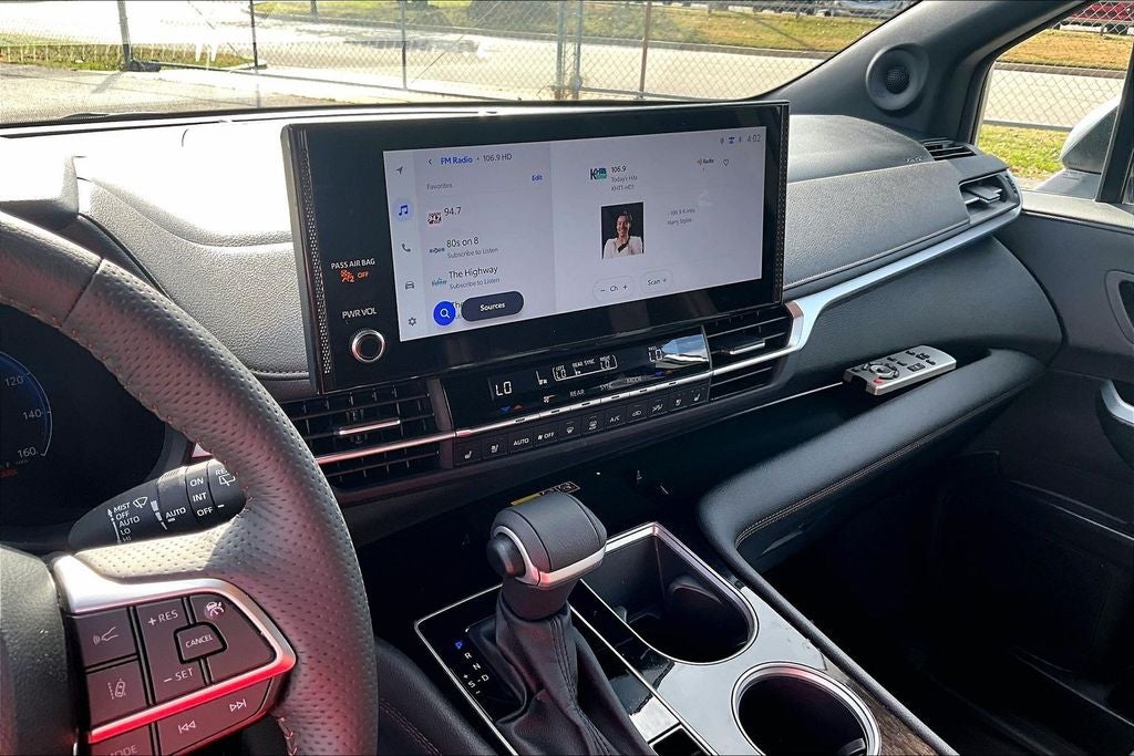 2025 Toyota Sienna Platinum 7 Passenger