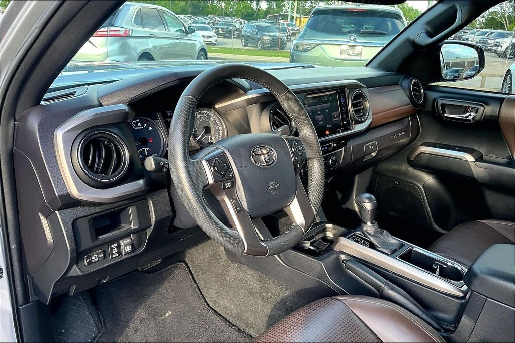 2017 Toyota Tacoma Limited V6