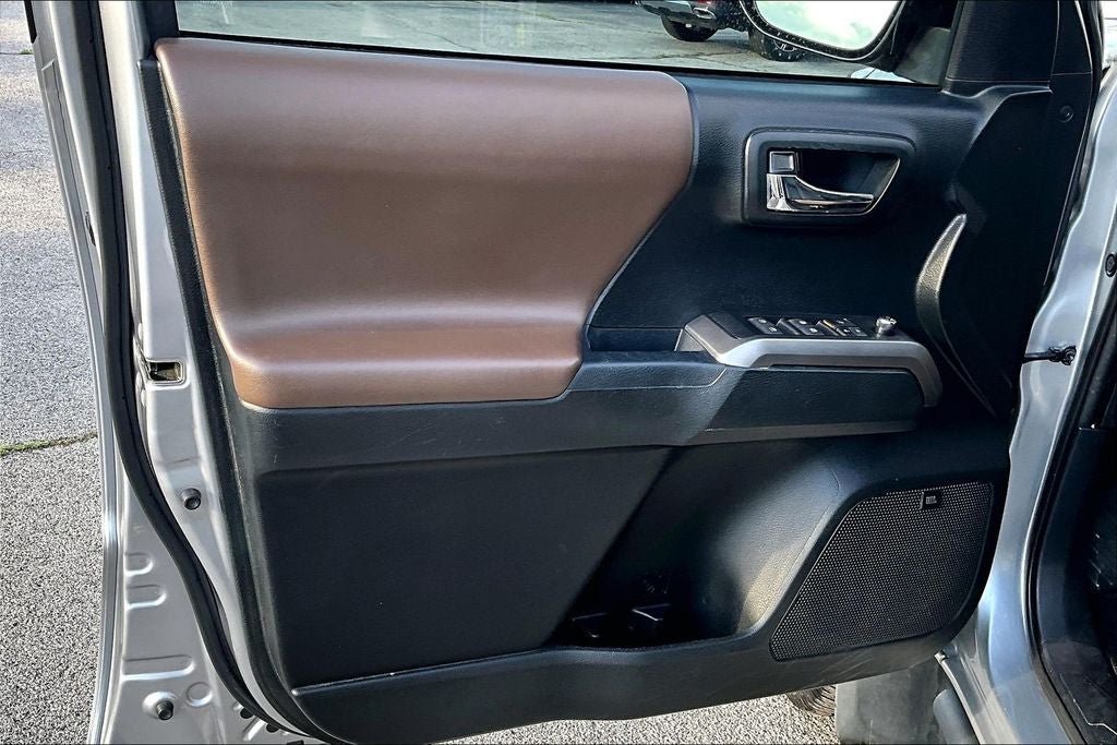 2017 Toyota Tacoma Limited V6