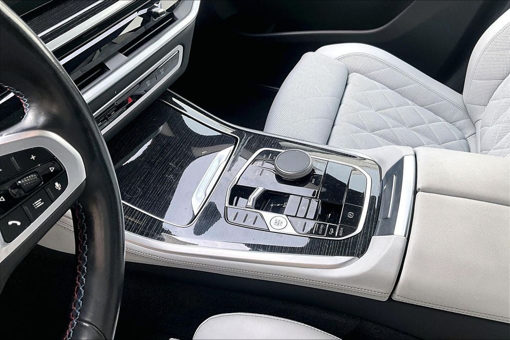 2024 BMW X5 M60i