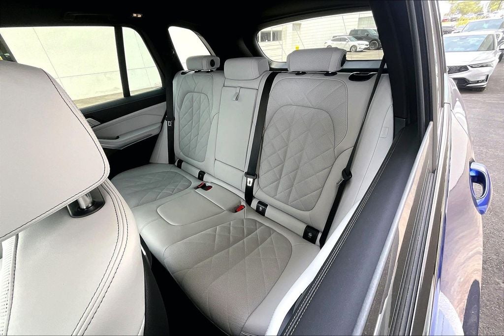2024 BMW X5 M60i
