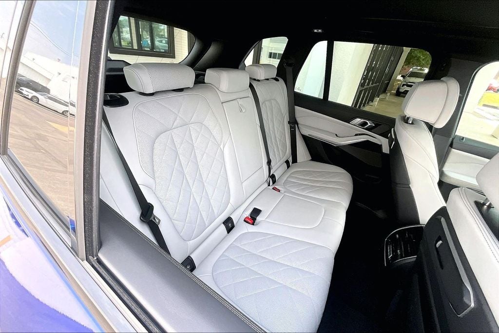 2024 BMW X5 M60i