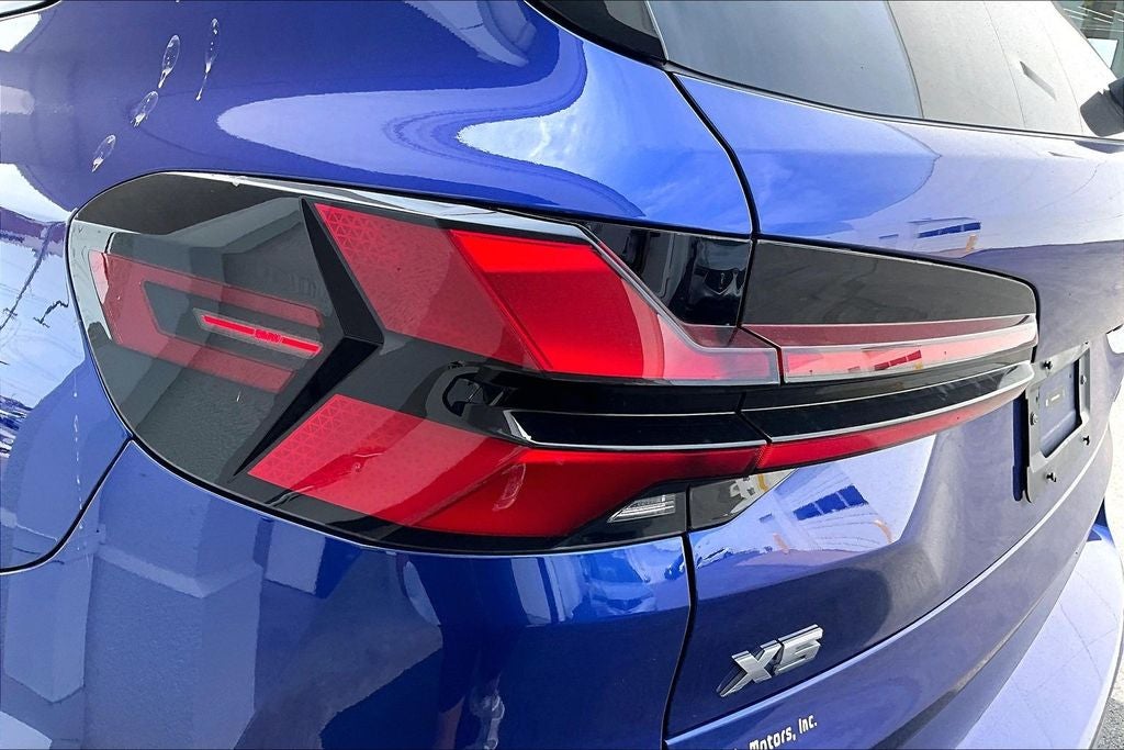 2024 BMW X5 M60i
