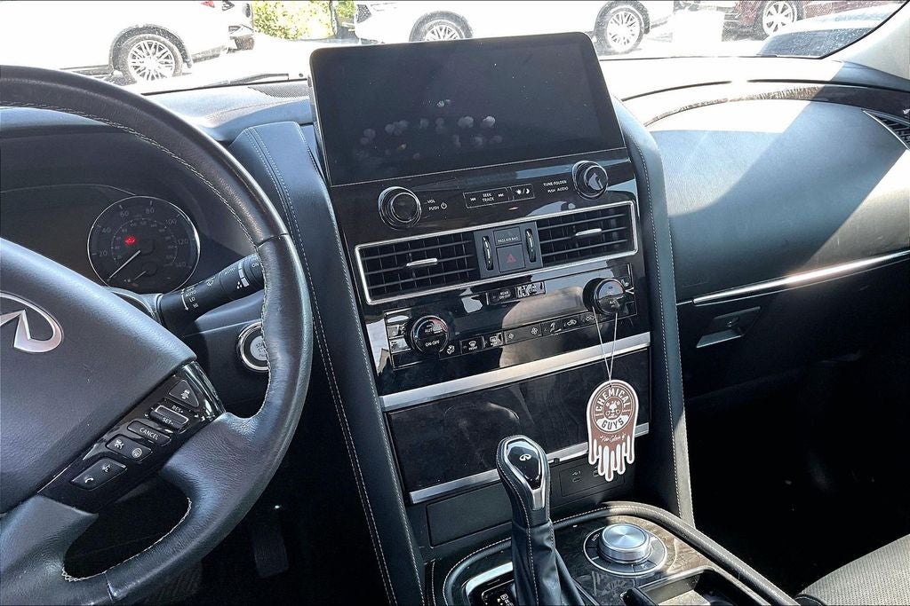 2024 INFINITI QX80 LUXE