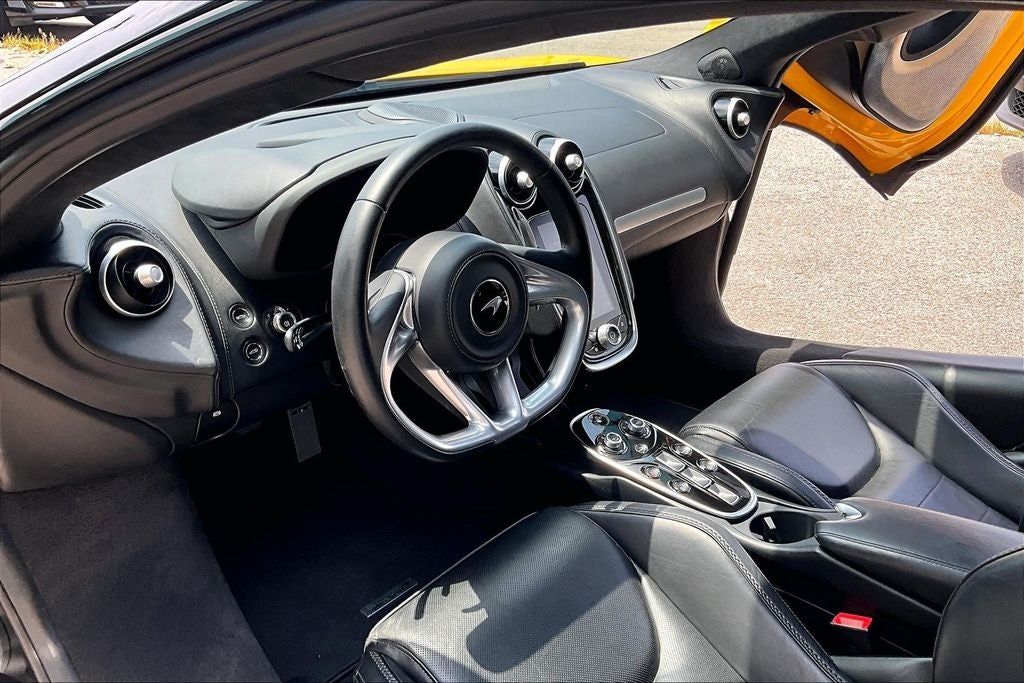 2023 McLaren GT Base
