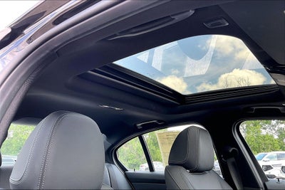 2025 BMW 3 Series 330i xDrive