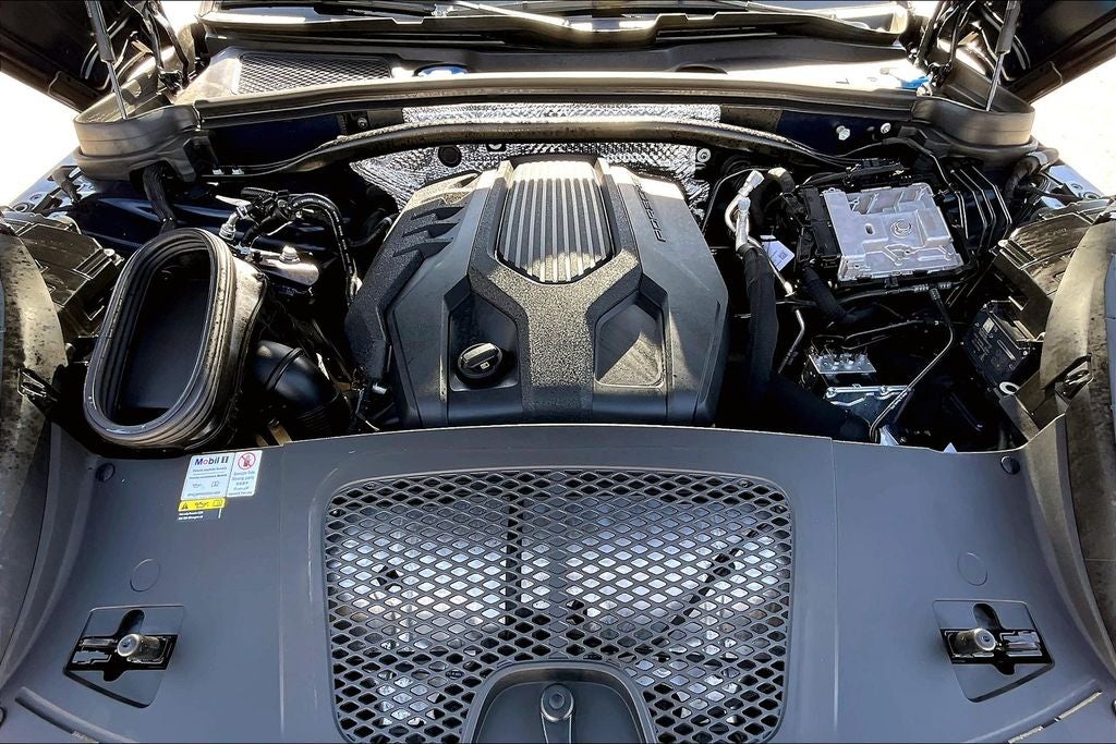 2022 Porsche Macan Base