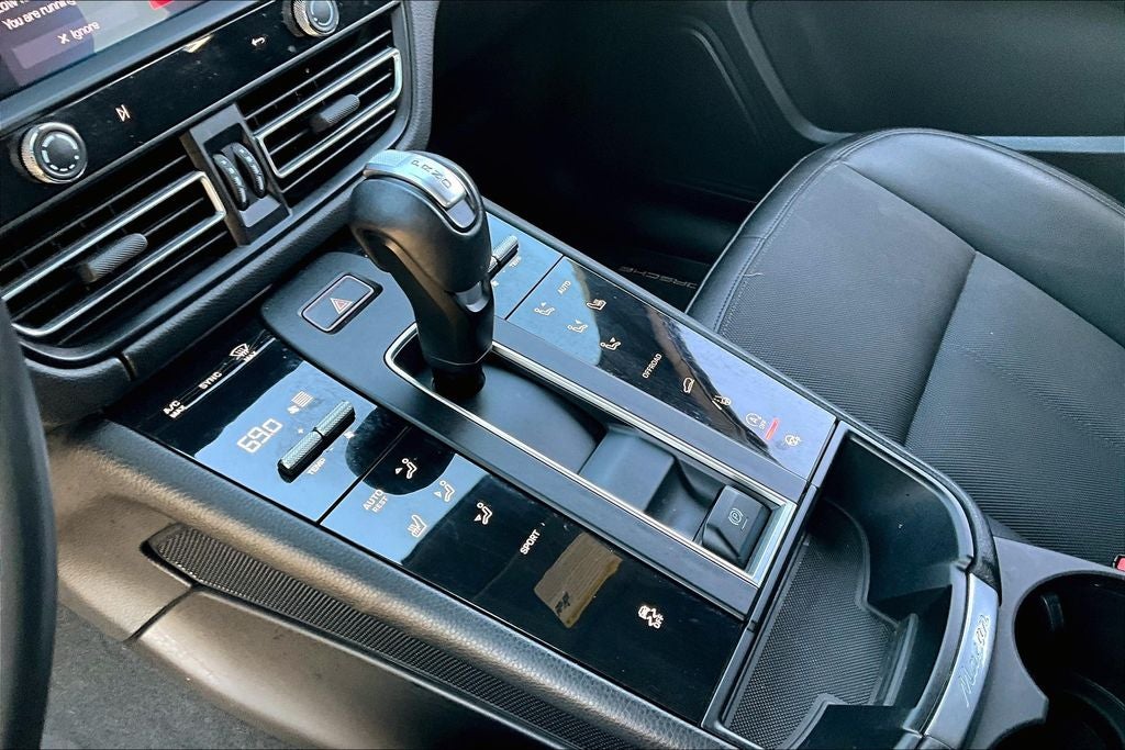 2022 Porsche Macan Base