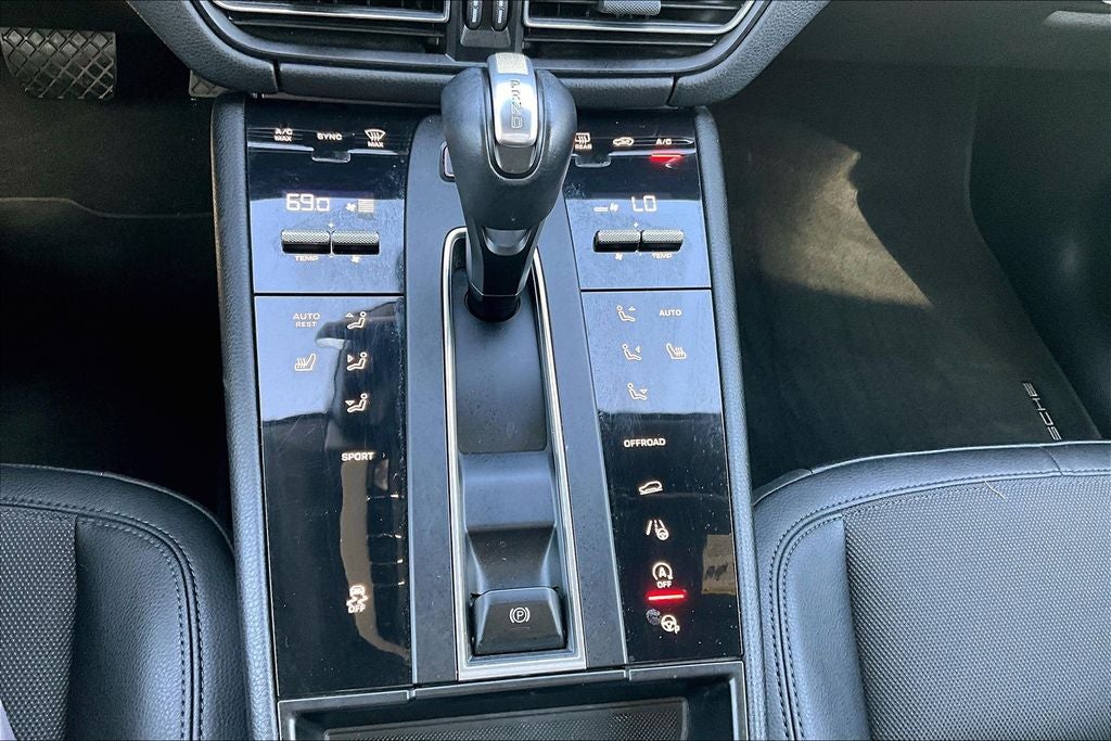 2022 Porsche Macan Base