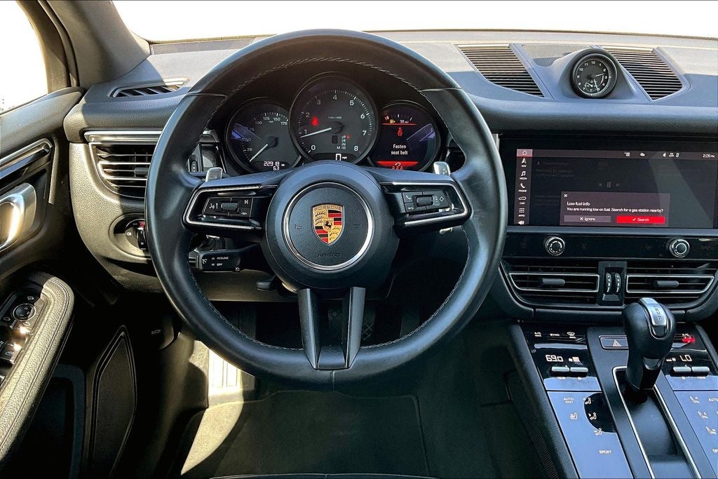 2022 Porsche Macan Base