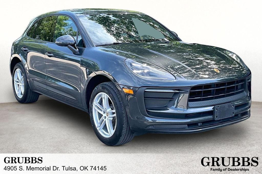 2022 Porsche Macan Base