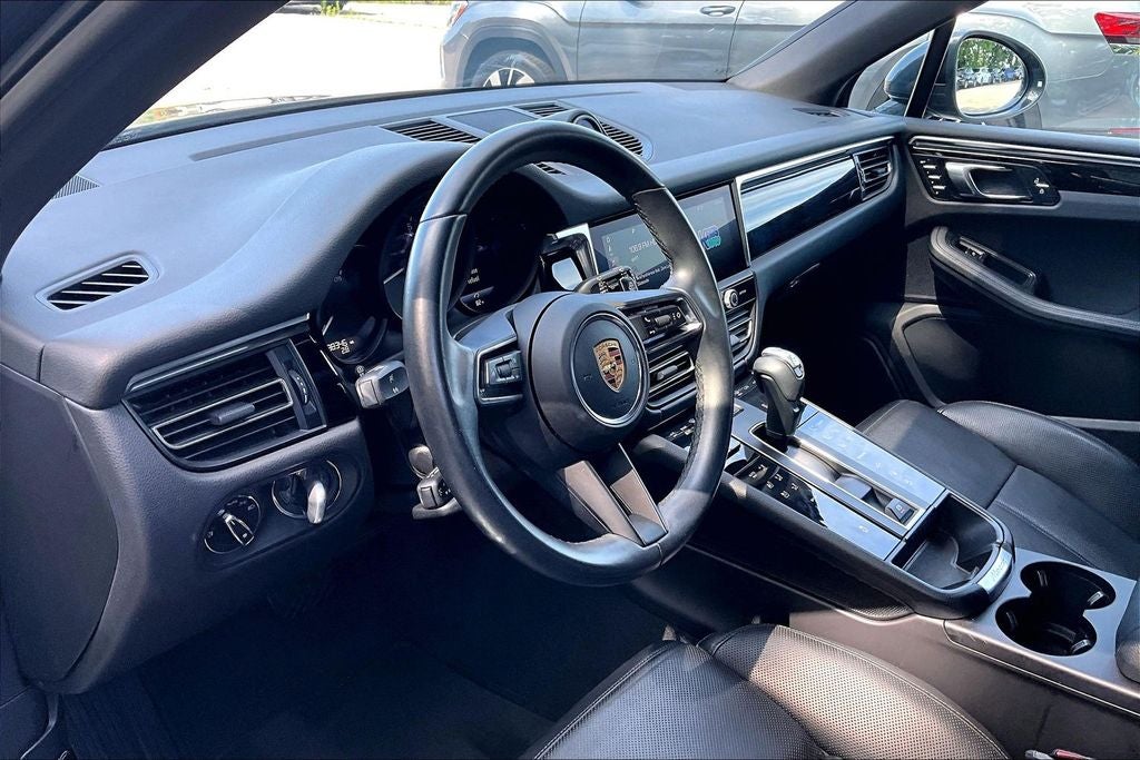 2022 Porsche Macan Base