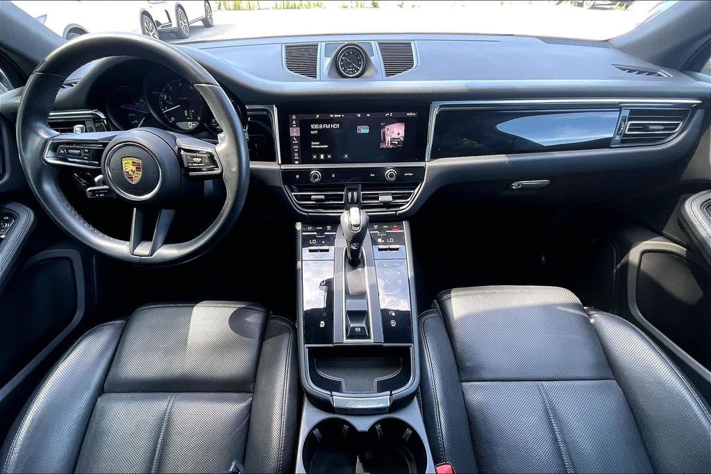 2022 Porsche Macan Base