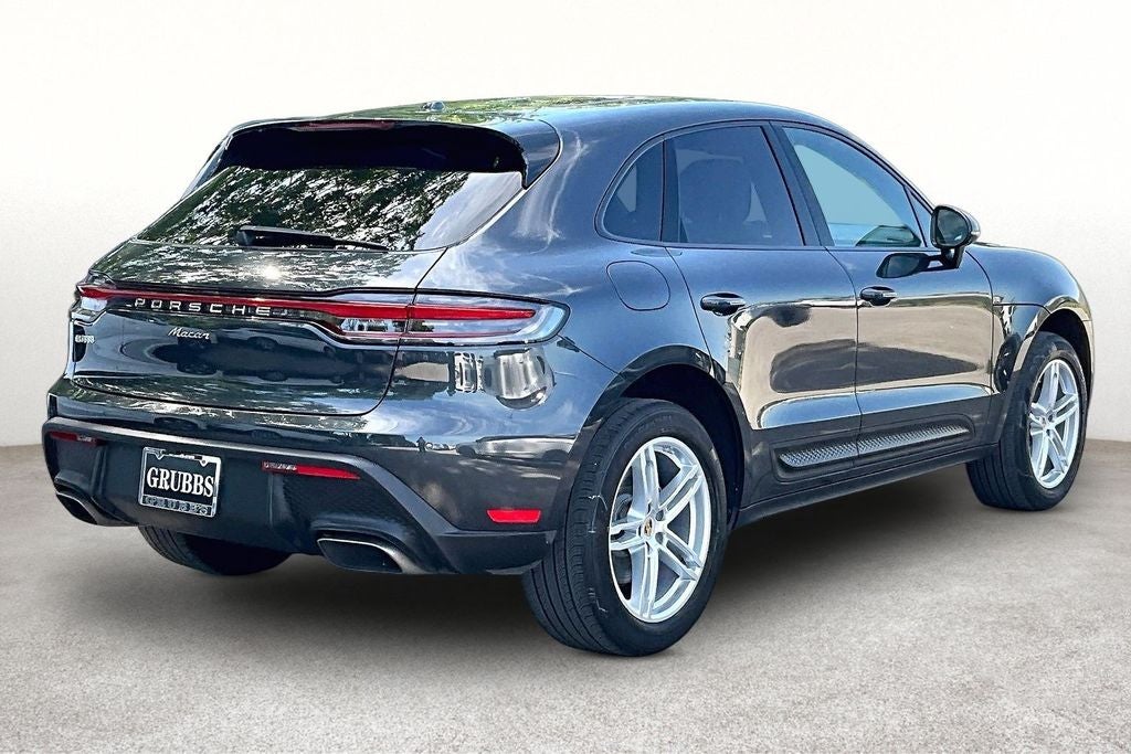 2022 Porsche Macan Base
