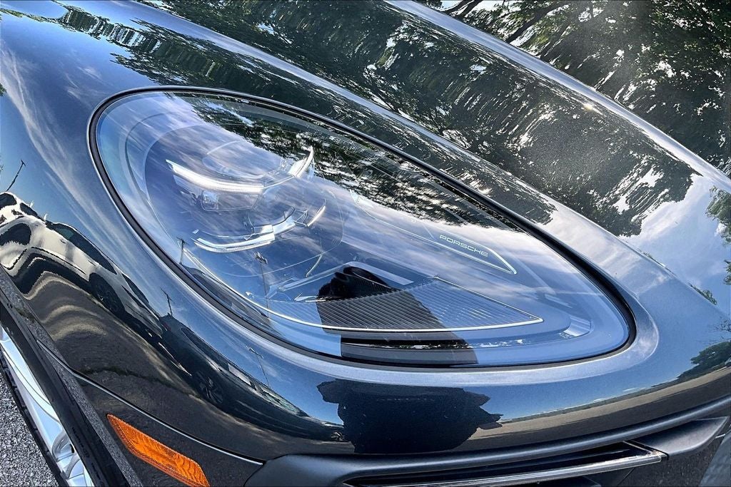 2022 Porsche Macan Base