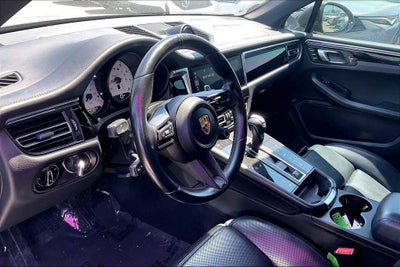 2023 Porsche Macan T