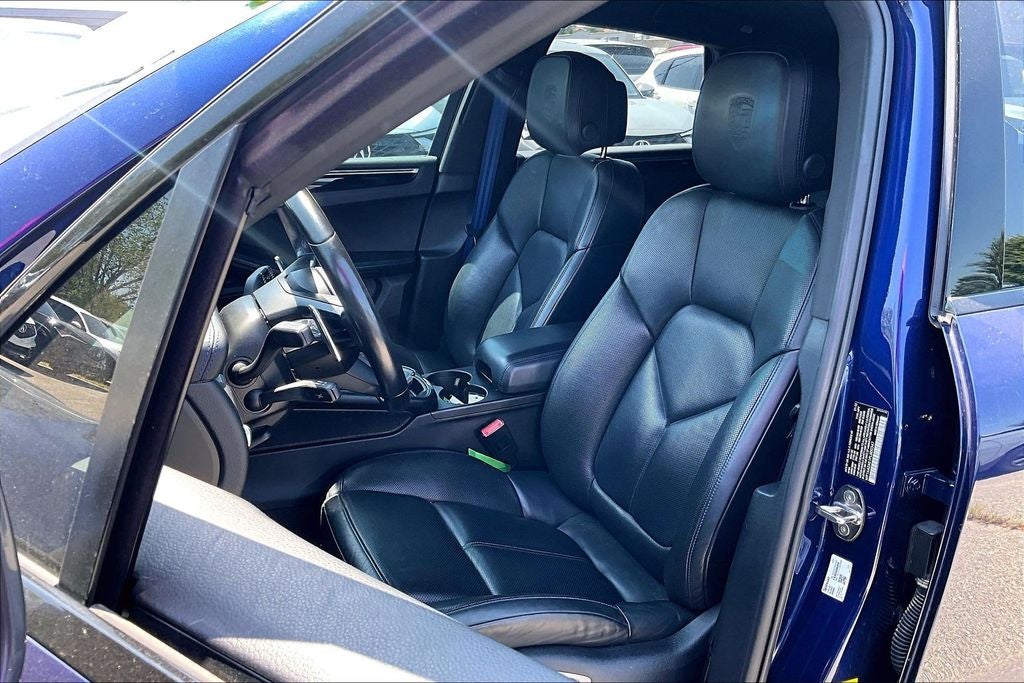 2023 Porsche Macan T